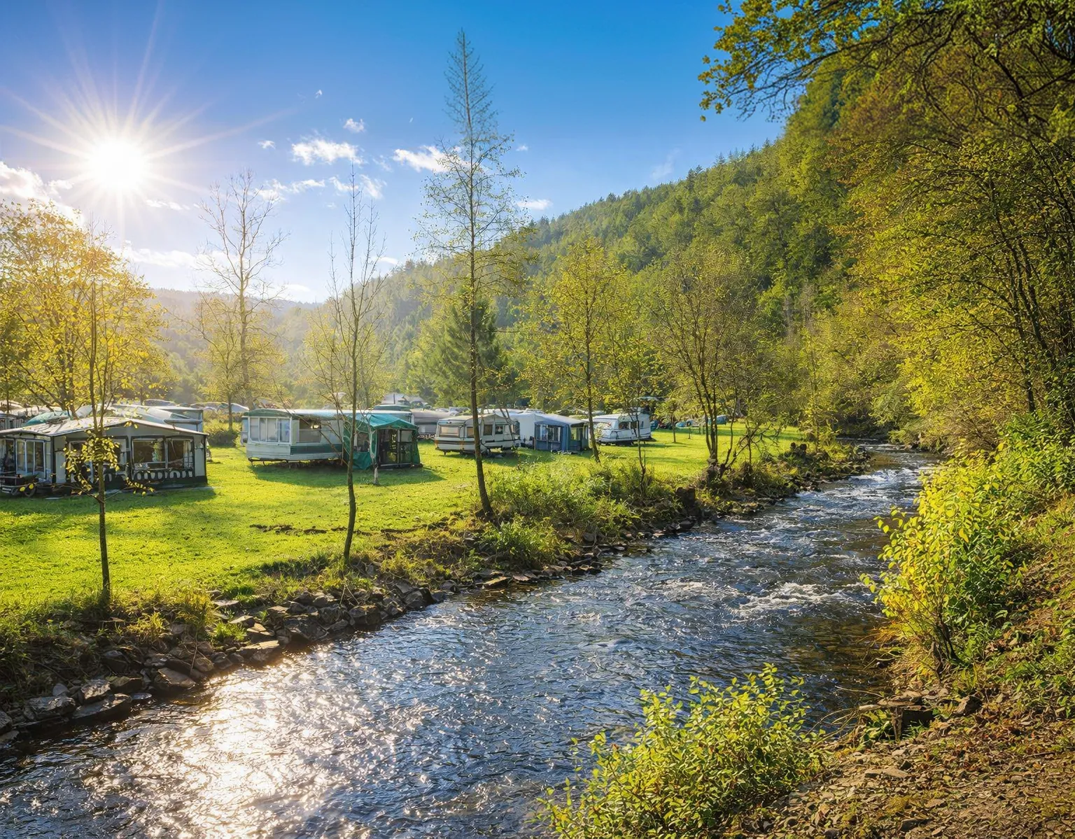 Vue sur la rivière La Lienne depuis le camping